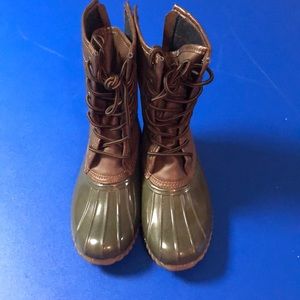 Duck boots